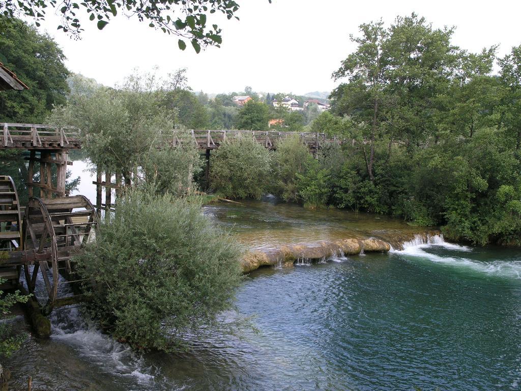 Kamp Slapic Hotell Duga Resa Exteriör bild