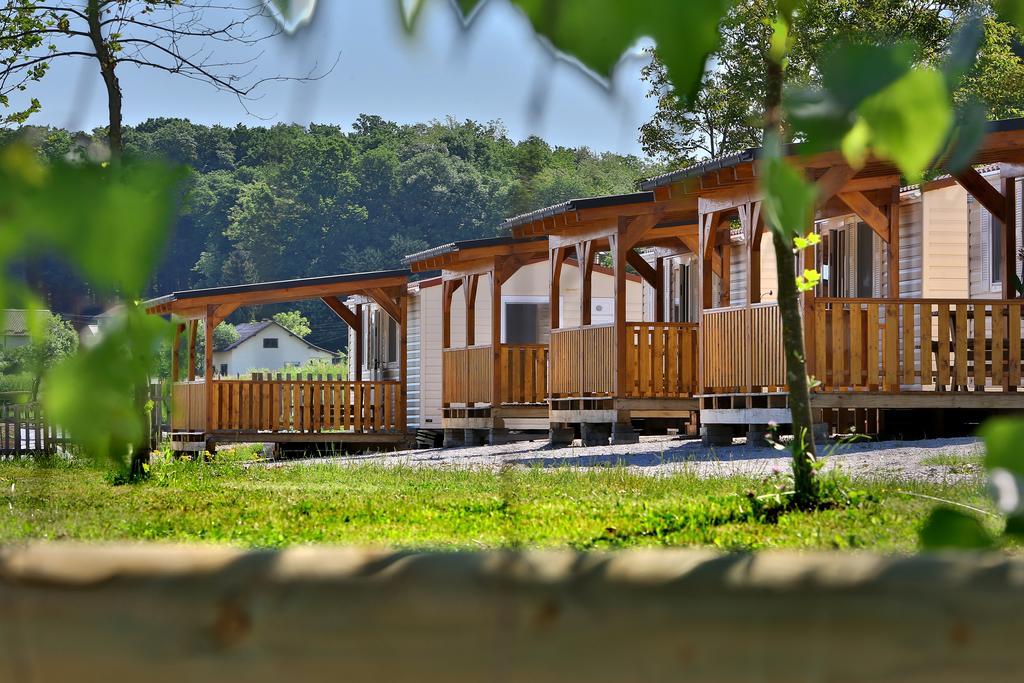 Kamp Slapic Hotell Duga Resa Rum bild