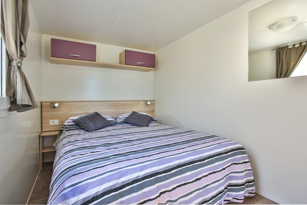 Kamp Slapic Hotell Duga Resa Rum bild